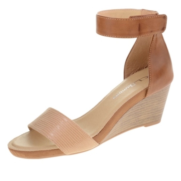 cl by laundry wedge bootie